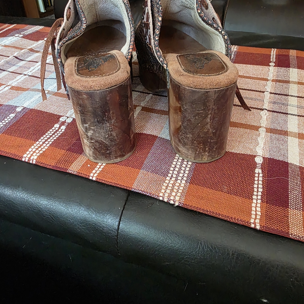 Snakeskin Pattern Shoes - Picture 3 of 6